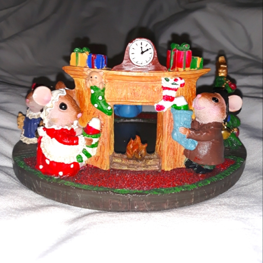 Yankee Candle Night Before Christmas Mouse Family Candle Holder Fireplace Bells